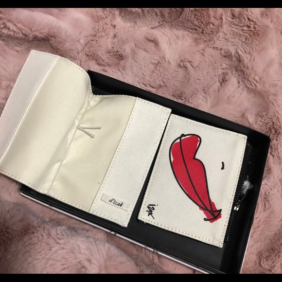 Paris Passport Case & zipped mini coin purse - Picture 2 of 3